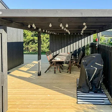 Dom wakacyjny Renovated With Sea View In Skastrup