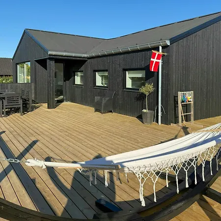 Renovated With Sea View In Skastrup Ferienhaus Bogense