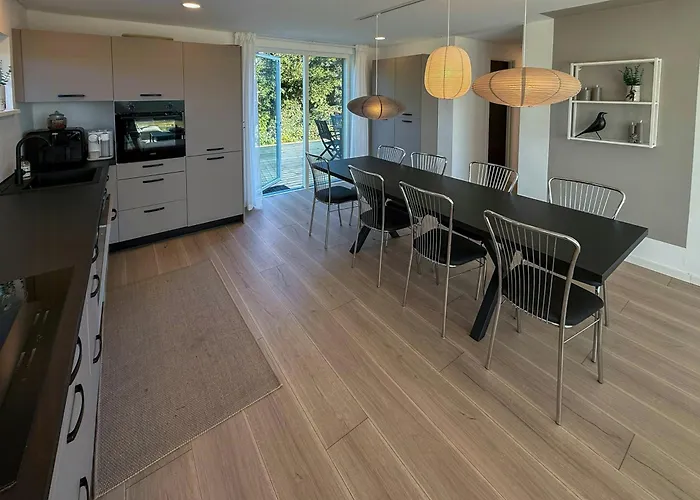 Renovated With Sea View In Skastrup *